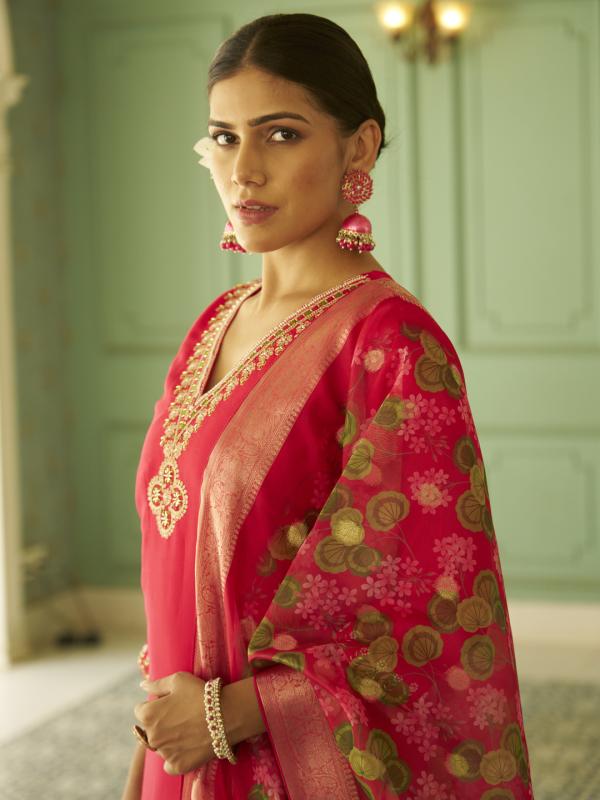 VP 9820 P Beads Embroidered Pink Women Kurta Sets With Dupatta Straight Suits